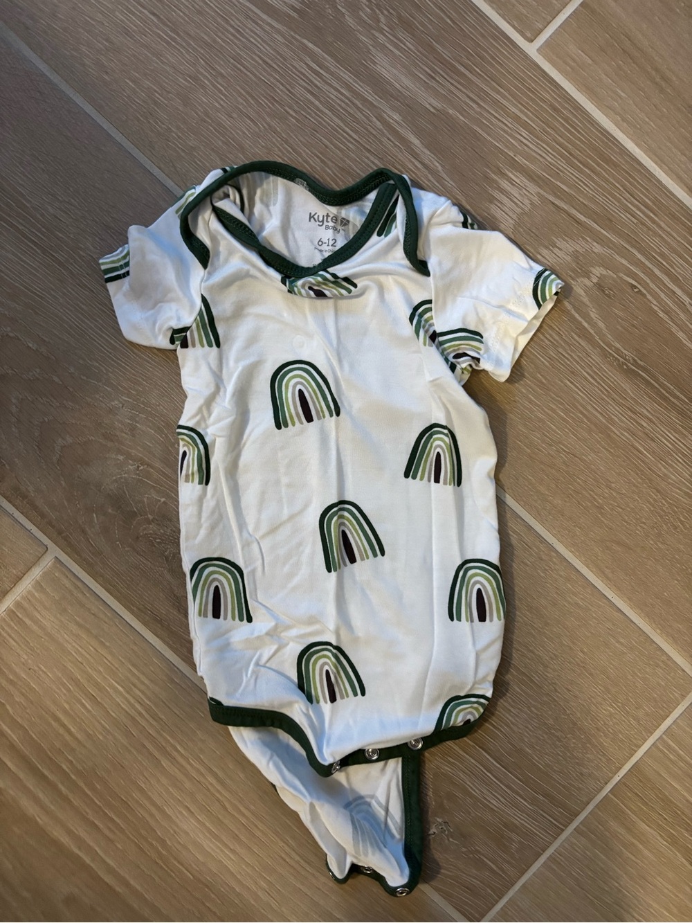 Kyte Green Rainbow Print Baby Onesie